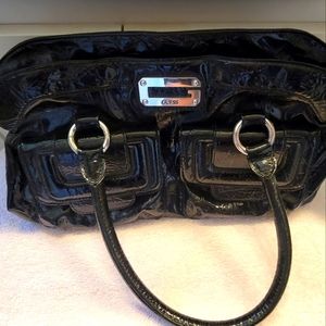 Medium Guess Purse, great shape .